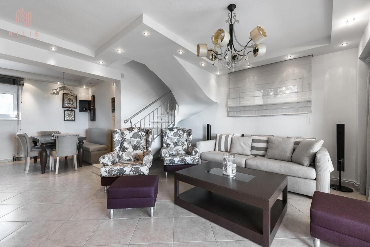 Breathtaking Villa, Nilie Hospitality Mgmt Посіді Екстер'єр фото