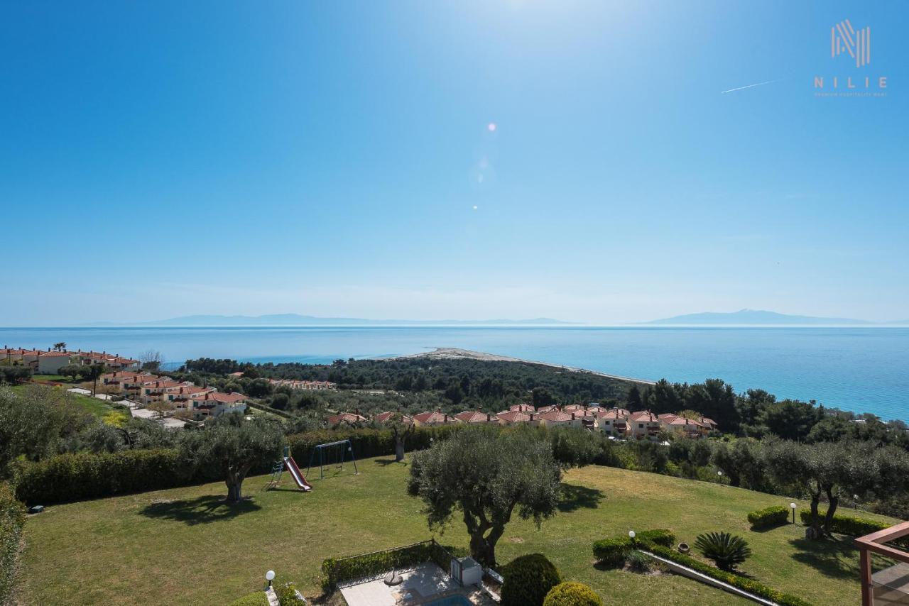 Breathtaking Villa, Nilie Hospitality Mgmt Посіді Екстер'єр фото